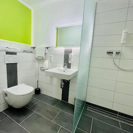 Georgenberg Отель Шпремберг